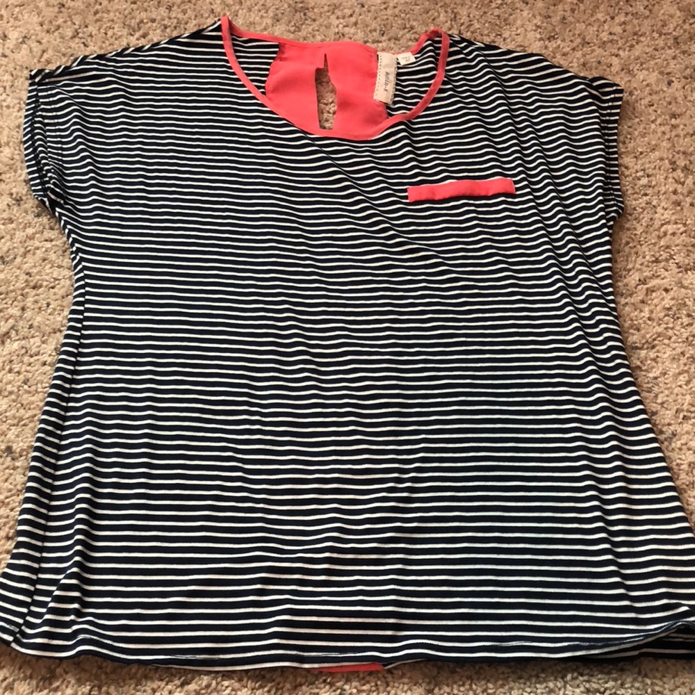 Robin-K short sleeved top